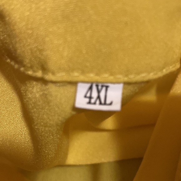 Yellow button down - Picture 4 of 4